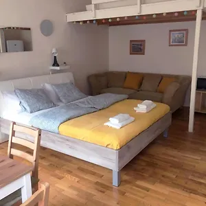 V57 Oktogon Apartman