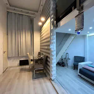 Roland Downtown - Akácfa Apartamento